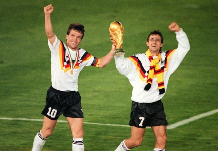Deutschland Trikot 1990: Retro-Legende der Wiedervereinigung