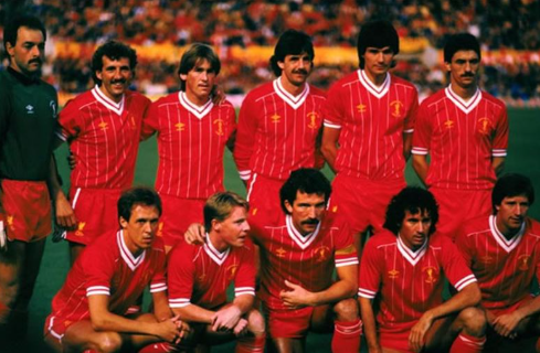 Liverpool Heim Retro Fußballtrikots 1984